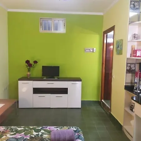 Bajo En Faromar 法罗德卡勒拉